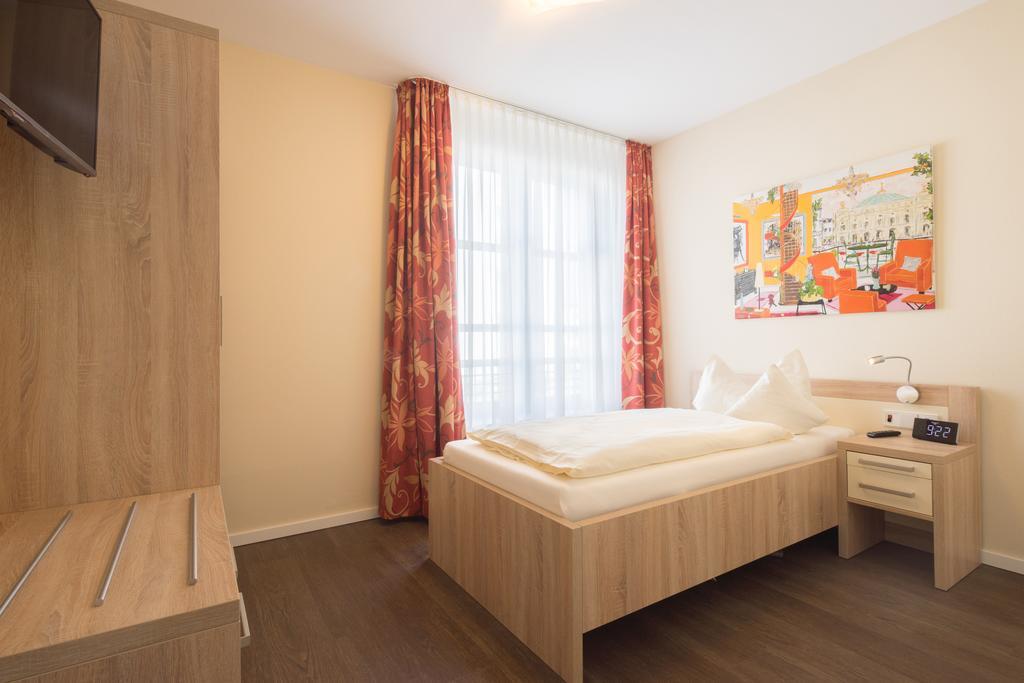 Gda Hotel Am Schlosspark Бад Хомбург фор дер Хьое Стая снимка